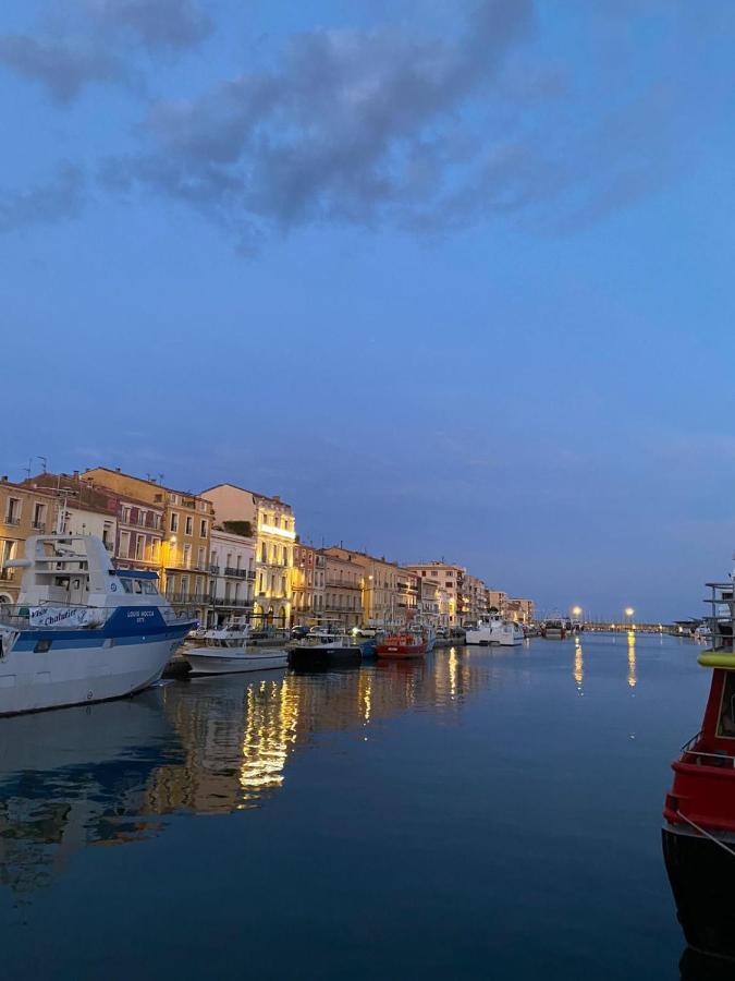 Grand Appartement Au Coeur De Sete Bagian luar foto
