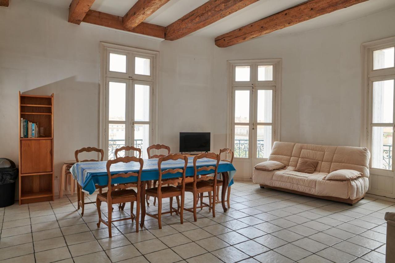 Grand Appartement Au Coeur De Sete Bagian luar foto
