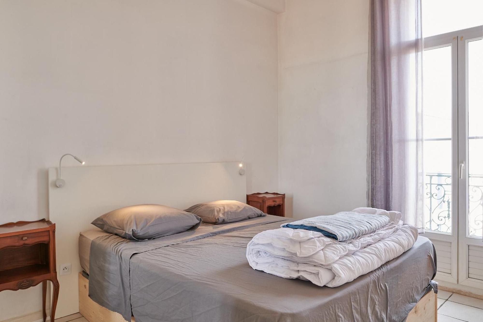 Grand Appartement Au Coeur De Sete Bagian luar foto